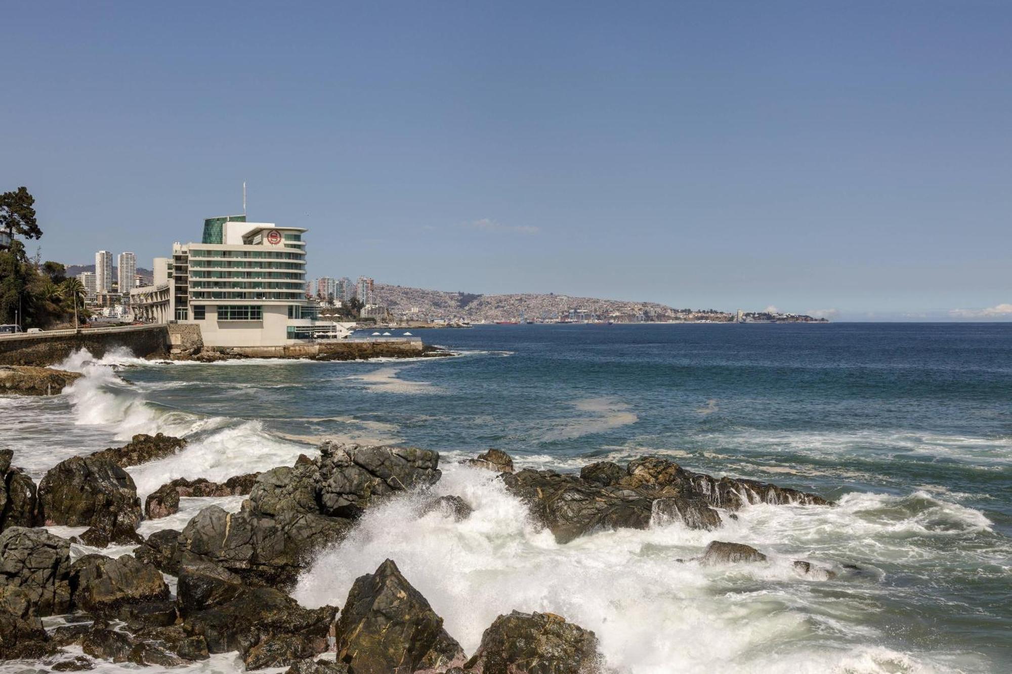 Sheraton Miramar Hotel & Convention Center Він'я-дель-Мар Екстер'єр фото View of the coast of Vina del Mar.