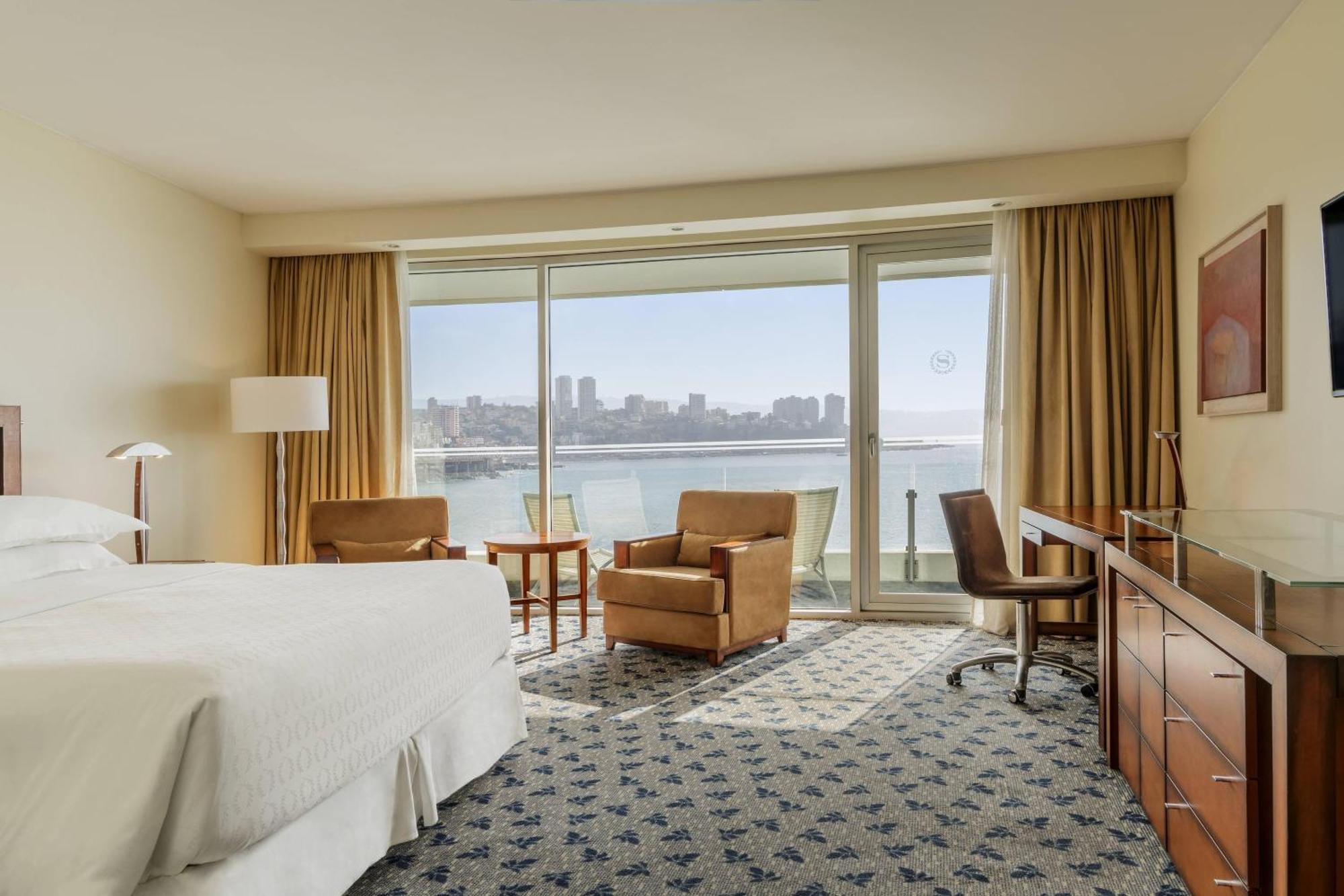 Sheraton Miramar Hotel & Convention Center Він'я-дель-Мар Екстер'єр фото A guest room at the Westin Boston Harbor